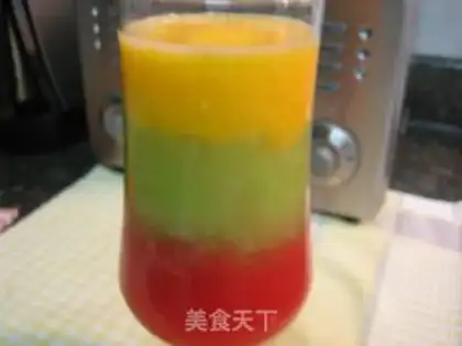 Make Three-color smoothie fruit drink step 9