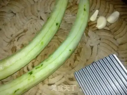 Make Cucumber with garlic step 1