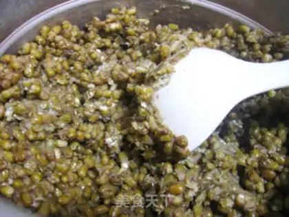 Make Homemade mung bean stuffing step 3