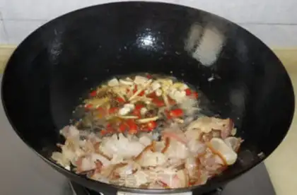 Make stir-fried bacon with onions step 4