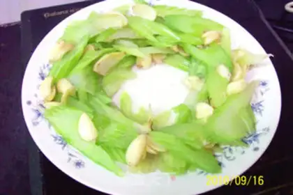 Make Green celery, lily and chrysanthemum gizzard step 12