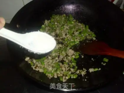 Make stir-fried cowpeas with olive vegetable step 12