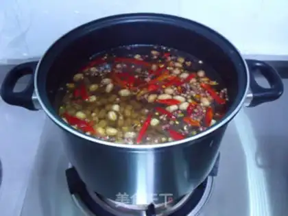 Make spicy peanuts step 2