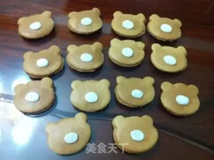 Make Easy Bear Macaron step 7