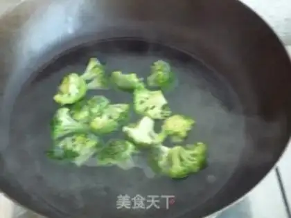 Make stir-fried vegetables with sausage step 2
