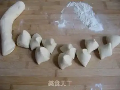 Make pan-fried bun stuffed with step 12
