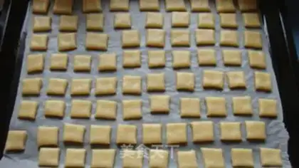 Make Milk keyboard cookies step 6