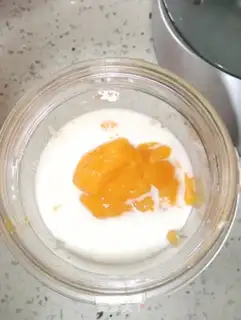 Make mango ice cream step 1