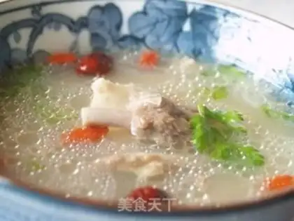 Make Mankouxiang pork ribs soup step 4
