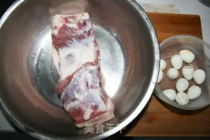 Make Quail braised pork step 0