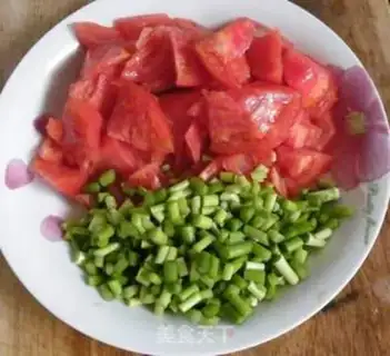 Make Tomato noodles with pasta step 1