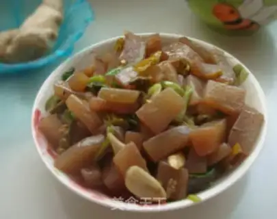Make stir-fried konjac tofu with pickled pepper step 5