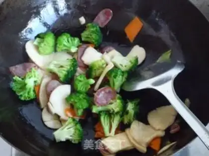 Make stir-fried vegetables with sausage step 7