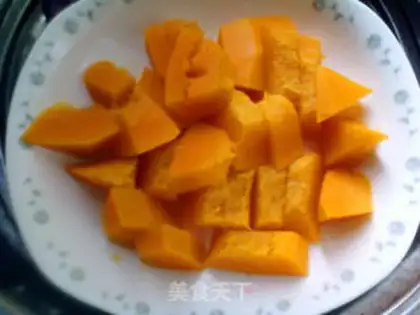 Make Yellow Butterfly Mantou step 1