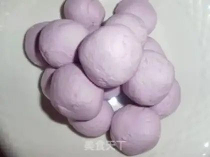 Make Purple sweet potato peanut sesame ball step 2