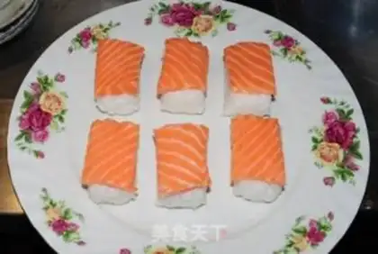 Make salmon sushi step 4