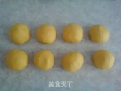 Make Yellow Butterfly Mantou step 5