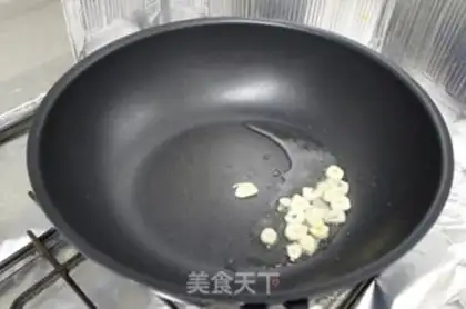 Make stir-fried chicken liver with leeks step 2