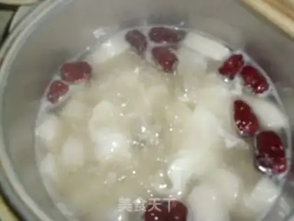 Make Red dates, yam, longan, wolfberry soup step 6