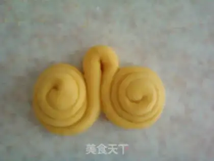 Make Yellow Butterfly Mantou step 8
