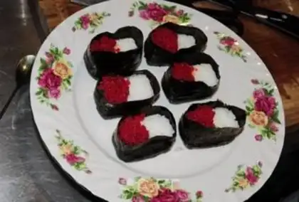 Make salmon sushi step 11