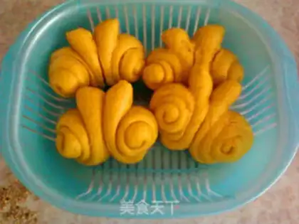 Make Yellow Butterfly Mantou step 11