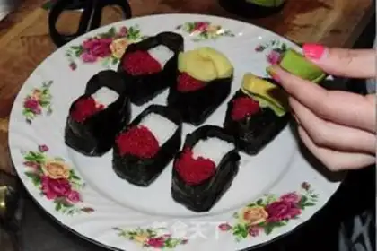 Make salmon sushi step 13