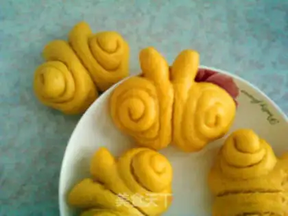 Make Yellow Butterfly Mantou step 12