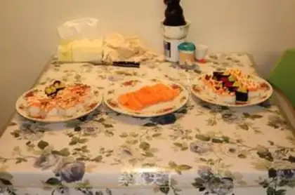 Make salmon sushi step 16