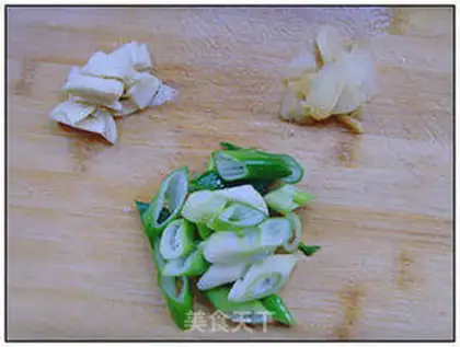 Make Home-cooked carp sauce step 2