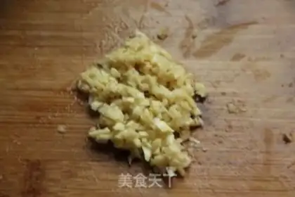 Make pizza sauce step 1