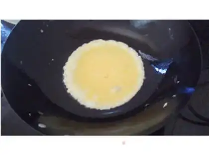 Make Fish and shrimp egg roll step 8