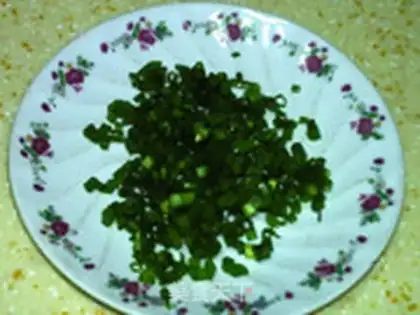 Make Home-made shredded dried green onion step 1