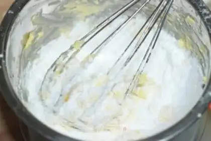 Make egg biscuits step 1