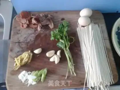 Make Roast chicken stewed noodles step 0