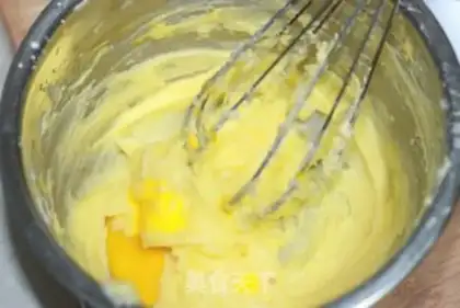 Make egg biscuits step 3
