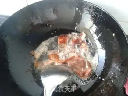 Make Roast chicken stewed noodles step 2