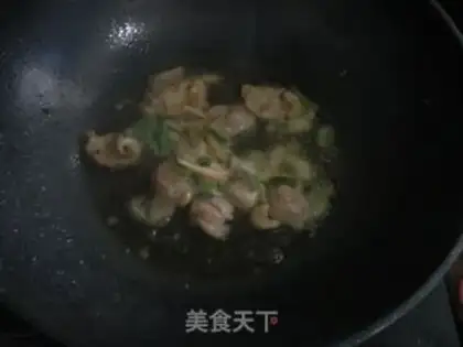 Make stir-fried pork with pepper step 3