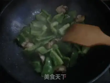 Make stir-fried pork with pepper step 4