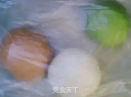 Make Three-colored dumplings step 1