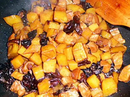 Make braised pork and potato step 7