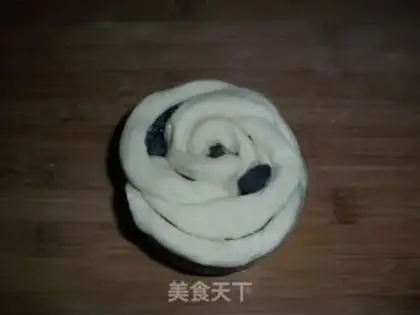 Make Rose steamed buns step 5
