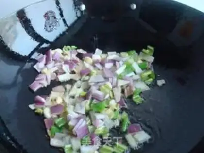 Make Dingding fried noodles step 5