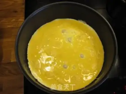 Make Scrambled egg with tomato step 4