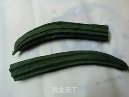 Make Steamed loofah with garlic step 0