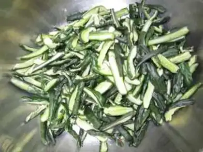 Make Marinated crispy melons in sauce step 4