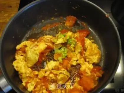 Make Scrambled egg with tomato step 6