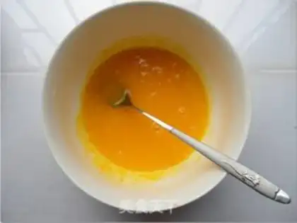 Make Rice cooker Qifeng cake step 4