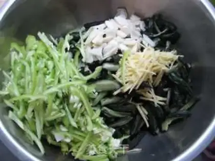 Make Marinated crispy melons in sauce step 7