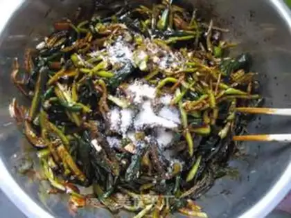 Make Marinated crispy melons in sauce step 8